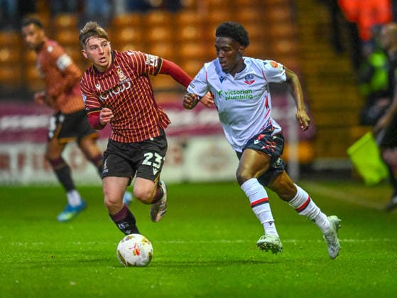 Bradford City v Bolton Wanderers Sky Bet League 1 Amario Cozier-Duberry of Bolton Wanderers and Bobby Pointon of Bradford City the Sky Bet League 1 Play-Off Semi-Final Second Leg match at the University of Bradford Stadium, Bradford 14 05 2026 UK Newspapers OUT Copyright: xKarlxVallantinex FIL-23430-0055