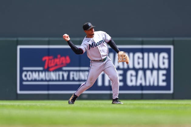 May 14, 2026, Minneapolis, Minnesota, USA: Miami Marlins second baseman XAVIER EDWARDS (9) makes a play to first base against the Minnesota Twins in the fourth inning during a MLB, Baseball Herren, USA Baseball game between the Miami Marlins and the Minnesota Twins at Target Field in Minneapolis, Minnesota on May 14th, 2026. ZUMA Press Wire. Minneapolis USA - ZUMAg254 20260514_zsp_g254_053 Copyright: xStevenxGarciax
