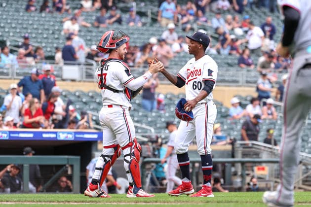 May 14, 2026, Minneapolis, Minnesota, USA: Minnesota Twins pitcher KENDRY ROJAS (60) and Minnesota Twins catcher RYAN JEFFERS (27) celebrate the win after a MLB, Baseball Herren, USA Baseball game between the Miami Marlins and the Minnesota Twins at Target Field in Minneapolis, Minnesota on May 14th, 2026. ZUMA Press Wire. Minneapolis USA - ZUMAg254 20260514_zsp_g254_046 Copyright: xStevenxGarciax