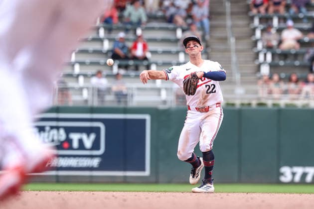 May 14, 2026, Minneapolis, Minnesota, USA: Minnesota Twins shortstop BROOKS LEE (22) makes a play to first base in the ninth inning during a MLB, Baseball Herren, USA Baseball game between the Miami Marlins and the Minnesota Twins at Target Field in Minneapolis, Minnesota on May 14th, 2026. ZUMA Press Wire. Minneapolis USA - ZUMAg254 20260514_zsp_g254_050 Copyright: xStevenxGarciax