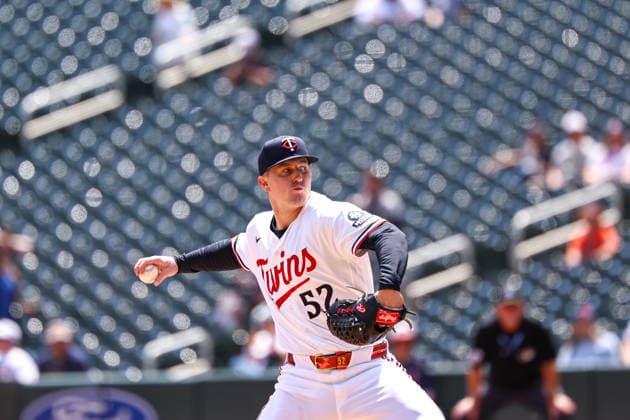 May 14, 2026, Minneapolis, Minnesota, USA: Minnesota Twins starting pitcher ZEBBY MATTHEWS (52) pitches against the Miami Marlins in the first inning during a MLB, Baseball Herren, USA Baseball game between the Miami Marlins and the Minnesota Twins at Target Field in Minneapolis, Minnesota on May 14th, 2026. ZUMA Press Wire. Minneapolis USA - ZUMAg254 20260514_zsp_g254_037 Copyright: xStevenxGarciax