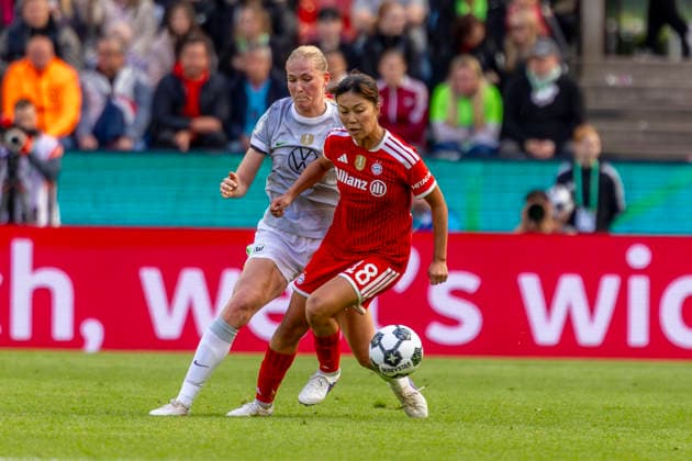 Cologne, Germany 14 May 2025 DFB Pokal Women 2025 2026 Final VfL Wolfsburg vs FC Bayern Munich Pictured from left in duel Momoko Tanikawa FCB and Camilla Küver Kuever VfL DFB regulations prohibit any use of photographs as image sequences and or quasi video RheinEnergieStadion Nordrhein Westfalen Copyright: xFotostandx xSchäferx
