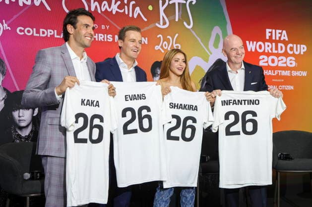 Global Citizen and FIFA announce World Cup Final Halftime Show (L-R) Brazilian former soccer player Kaka, CEO & Founder of Global Citizen Hugh Evans, Colombian artist Shakira and FIFA President Gianni Infantino hold up personalized jerseys during Global Citizen NOW in New York, New York, USA, 14 May 2026. Global Citizen and FIFA announced that the FIFA World Cup, WM, Weltmeisterschaft, Fussball Final Halftime Show on 19 July will feature Madonna, Shakira, and BTS as headliners. NEW YORK NEW YORK United States  Copyright: xSARAHxYENESELx