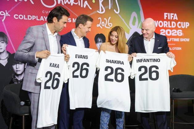 Global Citizen and FIFA announce World Cup Final Halftime Show (L-R) Brazilian former soccer player Kaka, CEO & Founder of Global Citizen Hugh Evans, Colombian artist Shakira and FIFA President Gianni Infantino hold up personalized jerseys during Global Citizen NOW in New York, New York, USA, 14 May 2026. Global Citizen and FIFA announced that the FIFA World Cup, WM, Weltmeisterschaft, Fussball Final Halftime Show on 19 July will feature Madonna, Shakira, and BTS as headliners. NEW YORK NEW YORK United States  Copyright: xSARAHxYENESELx