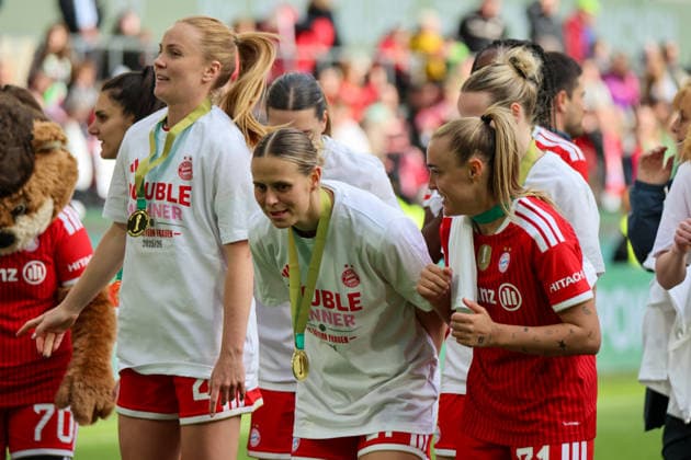 Cologne, Germany 14 May 2026 46 DFB Cup Final Women 2026 VfL Wolfsburg Women vs FC Bayern Munich Women In the picture from left Glodis Perla Viggosdottir FCB , Klara Bühl Buehl FCB and Georgia Stanway FCB Copyright: HMBxMedia MadeleinexFantini