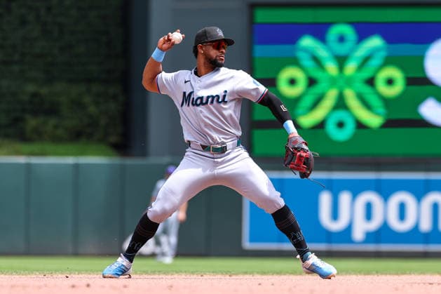 May 14, 2026, Minneapolis, Minnesota, USA: Miami Marlins shortstop OTTO LOPEZ (6) makes a play to first base in the fourth inning during a MLB, Baseball Herren, USA Baseball game between the Miami Marlins and the Minnesota Twins at Target Field in Minneapolis, Minnesota on May 14th, 2026. ZUMA Press Wire. Minneapolis USA - ZUMAg254 20260514_zsp_g254_008 Copyright: xStevenxGarciax