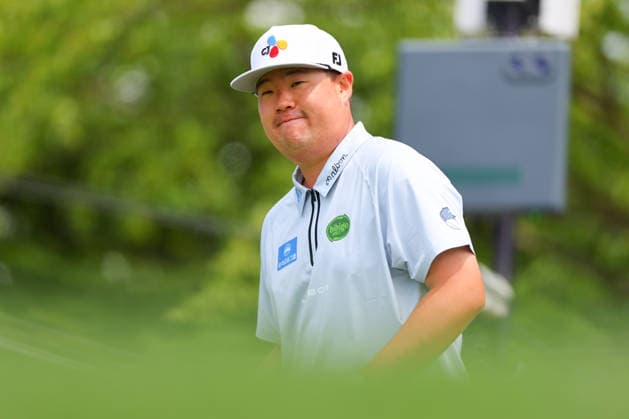 NEWTON SQUARE, PA - MAY 14: Sungjae IM of the Republic of Korea tees off at the tenth tee during round 1 of the 2026 PGA, Golf Herren Championship on May 14, 2026 at Aronimink Golf Club in Newtown Square, Pennsylvania. (Photo by Rich Graessle Icon Sportswire) GOLF: MAY 14 PGA PGA Championship EDITORIAL USE ONLY Icon260514254741