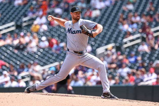 May 14, 2026, Minneapolis, Minnesota, USA: Miami Marlins pitcher ANTHONY BENDER (37) pitches in the fourth inning during a MLB, Baseball Herren, USA Baseball game between the Miami Marlins and the Minnesota Twins at Target Field in Minneapolis, Minnesota on May 14th, 2026. ZUMA Press Wire. Minneapolis USA - ZUMAg254 20260514_zsp_g254_018 Copyright: xStevenxGarciax