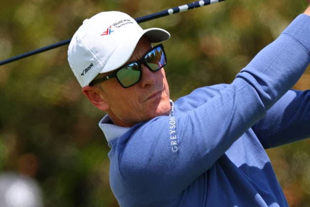 NEWTON SQUARE, PA - MAY 14: Luke Donald of England tees off at the first tee during round 1 of the 2026 PGA, Golf Herren Championship on May 14, 2026 at Aronimink Golf Club in Newtown Square, Pennsylvania. (Photo by Rich Graessle Icon Sportswire) GOLF: MAY 14 PGA PGA Championship EDITORIAL USE ONLY Icon260514255001