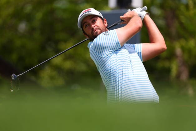 NEWTON SQUARE, PA - MAY 14: Davis Riley of the United States tees off at the tenth tee during round 1 of the 2026 PGA, Golf Herren Championship on May 14, 2026 at Aronimink Golf Club in Newtown Square, Pennsylvania. (Photo by Rich Graessle Icon Sportswire) GOLF: MAY 14 PGA PGA Championship EDITORIAL USE ONLY Icon260514255071