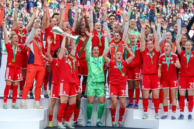 2026 05 14, xsscx, Football, Final DFB Cup Women, VfL Wolfsburg FC Bayern München, Season 2025 2026, Rhein Energie Stadion in Cologne The FC Bayern München team celebrates their victory in the DFB Cup Final with Linda Dallmann FC Bayern München 10 , Glodis Perla Viggosdottir FC Bayern München 4 , Edna Imade FC Bayern München 29 , Maria Luisa Grohs FC Bayern München 1 , Georgia Stanway FC Bayern München 31 , Pernille Harder FC Bayern München 21 , Vanessa Gilles FC Bayern München 2 , Giulia Gwinn FC Bayern München 7 , Franziska Kett FC Bayern München 20 DFB regulations prohibit any use of photographs as image sequences and or quasi video Photo xSandraxScherningxPressefotoKochx Nordrhein Westfalen Germany