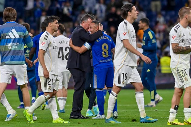May 15, 2026, Madrid, Madrid, Spain: CAZORLA SANTI of Real Oviedo says goodbye during the match corresponding to the thirty-six round of the 2025 26 First Division National League Championship between REAL MADRID C.F. Vs REAL OVIEDO, played at the Bernabeu Stadium on May 14, 2026, in Madrid, Spain. Madrid Spain - ZUMAc312 20260515_zsp_c312_066 Copyright: xOscarxManuelxSanchezx