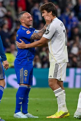 May 15, 2026, Madrid, Madrid, Spain: CAZORLA SANTI of Real Oviedo and GONZALO GARCIA of Real Madrid CF They say goodbye and hug during the match corresponding to the thirty-six round of the 2025 26 First Division National League Championship between REAL MADRID C.F. Vs REAL OVIEDO, played at the Bernabeu Stadium on May 14, 2026, in Madrid, Spain. Madrid Spain - ZUMAc312 20260515_zsp_c312_067 Copyright: xOscarxManuelxSanchezx