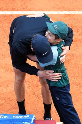 IPA84699071 - the little boy who came along with Sinner into the court asked him to hug him and Jannik did it during Internazionali BNL d Italia, International Tennis match in Rome, Italy, May 14 2026  Copyright: xGiorgioxMaiozzi IPAxSportx xx 84699071
