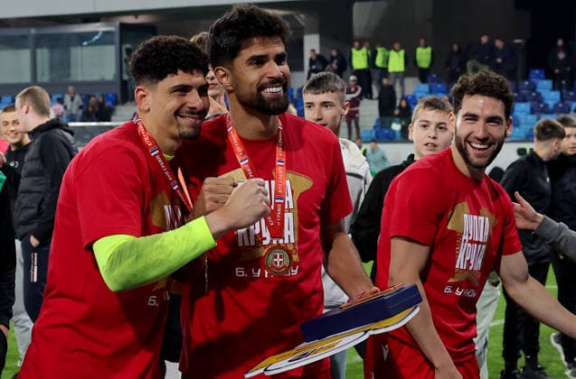 Crvena Zvezda v Vojvodina, Serbian Cup Final 2025 2026 Loznica, Serbia. 13th May, 2026. Crvena Zvezda s goalkeeper Lima Magalhaes Matheus, De Souza Prado Rodrigao and Nayair Tiknizyan during Serbian Cup Final football match between Crvena Zvezda (Red Star) and Vojvodina on May 13. 2026. in Loznica, Serbia. Loznica Serbia Copyright: xPedjaxMilosavljevic STARSPORTx x