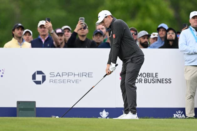 NEWTON SQUARE, PA - MAY 14: Matt Fitzpatrick of England hits the ball during round one of the 2026 PGA, Golf Herren Championship on May 14th, 2026 at Aronimink Golf Club in Newtown Square, PA.(Photo by Terence Lewis Icon Sportswire) GOLF: MAY 14 PGA PGA Championship EDITORIAL USE ONLY Icon260514113