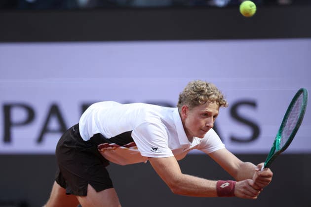 (260515) -- ROME, May 15, 2026 -- Martin Landaluce of Spain hits a return during the men s singles quarterfinal match between Martin Landaluce of Spain and Daniil Medvedev of Russia at the ATP, Tennis Herren Italian Open in Rome, Italy, May 14, 2026. ) (SP)ITALY-ROME-TENNIS-ATP-MARTIN LANDALUCE VS DANIIL MEDVEDEV LixJing 