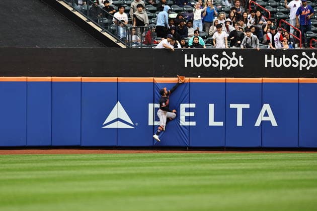 MLB, Baseball Herren, USA Tigers Vs. Mets Detroit Tigers centerfielder Wenceel Perez 46 attempts to catch a home run hit by the New York Mets Juan Soto during the LOREM inning of the baseball game at Citi Field in Flushing, New York, on May 14, 2026. Flushing N.Y. United States  Copyright: xGordonxDonovanx originalFilename:donovan-mlbtiger260514_npmpk.jpg