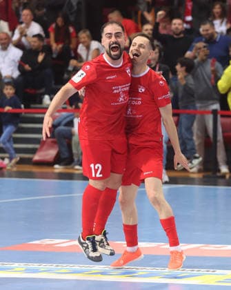 Stuttgart , Futsal Bundesliga Final German Championship Game 2 , TSV Weilimdorf vs HOT 05 Futsal , cheering Weilimdorf , from left Kennedy Alves Ribeiro Mergim Dervishaj