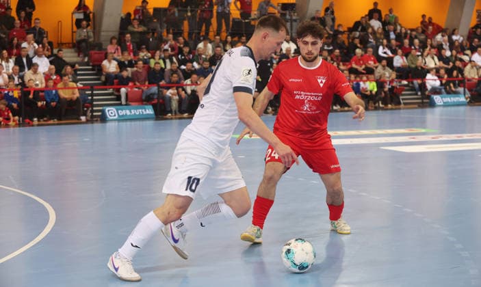 Stuttgart , Futsal Bundesliga Final German Championship Game 2 , TSV Weilimdorf vs HOT 05 Futsal , from left Dmytro Sorokin HOT Hajrulla Redzepi Weilimdorf