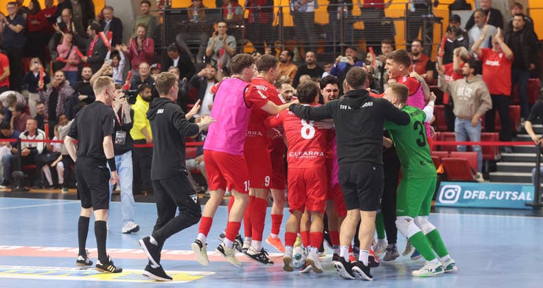 Stuttgart , Futsal Bundesliga Final German Championship Game 2 , TSV Weilimdorf vs HOT 05 Futsal , Jubel Weilimdorf