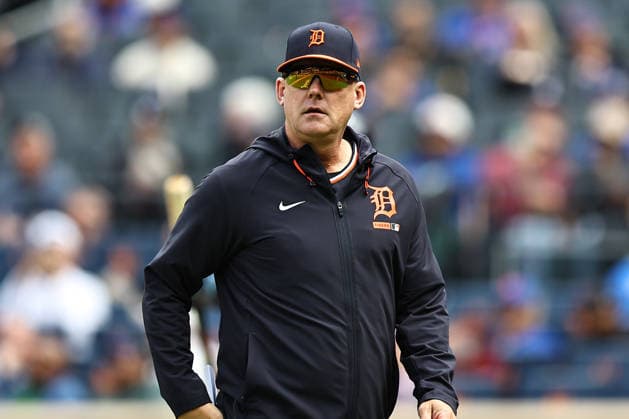 MLB, Baseball Herren, USA Tigers Vs. Mets Detroit Tigers manager A.J. Hinch leaves the field after being ejected by home plate umpire Jordan Baker during the fourth inning of the baseball game against the New York Mets at Citi Field in Flushing, New York, on May 14, 2026. Flushing N.Y. United States  Copyright: xGordonxDonovanx originalFilename:donovan-mlbtiger260514_npWIO.jpg