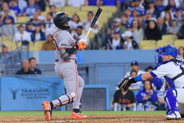 May 14, 2026, Los Angeles, California, USA: Jung Hoo Lee 51 of the San Francisco Giants gets struck by a wild pitch during a regular season MLB, Baseball Herren, USA game against the Los Angeles Dodgers on Thursday May 14, 2026 at Dodger Stadium in Los Angeles, California. JAVIER ROJAS PI Dodgers defeat Giants, 5-2. JAVIER ROJAS PI Dodgers Defeat Giants, 5-2 - ZUMAp124 20260514_zaa_p124_008 Copyright: xJavierxRojasx