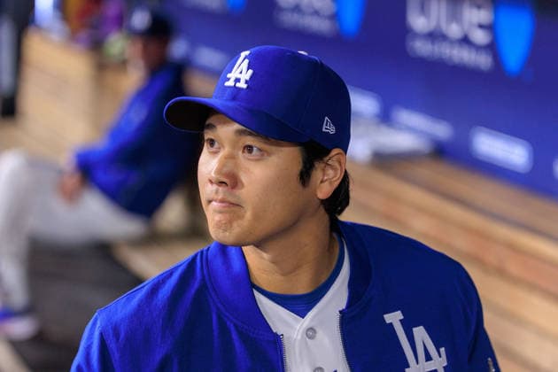 May 14, 2026, Los Angeles, California, USA: Shohei Ohtani 17 of the Los Angeles Dodgers roams the dugout after being rested in a regular season MLB, Baseball Herren, USA game against the San Francisco Giants on Thursday May 14, 2026 at Dodger Stadium in Los Angeles, California. Dodgers defeat Giants, 5-2. JAVIER ROJAS PI Dodgers Defeat Giants, 5-2 - ZUMAp124 20260514_zaa_p124_018 Copyright: xJavierxRojasx