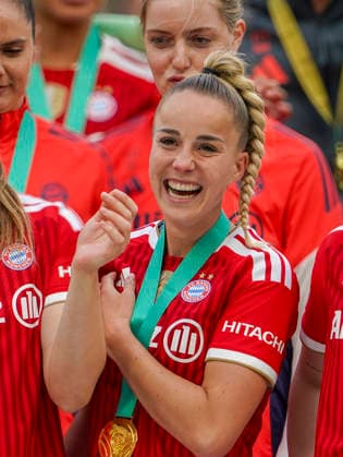 Germany Soccer DFB Cup Women 2025 2026, Final VfL Wolfsburg vs Bayern Munich RheinEnergieStadion Cologne Gesture, Gesture, Emotion Giulia Gwinn FC Bayern Munich Women, 7 Facial expression, Facial expression, Emotion Cologne Copyright: xAymanxAlahmedx