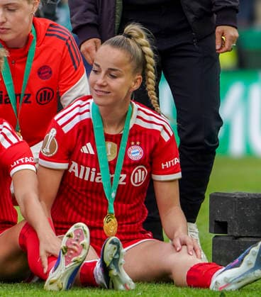 Germany Soccer DFB Cup Women 2025 2026, Final VfL Wolfsburg vs Bayern Munich RheinEnergieStadion Cologne Gesture, Gesture, Emotion Giulia Gwinn FC Bayern Munich Women, 7 Facial expression, Facial expression, Emotion Cologne Copyright: xAymanxAlahmedx