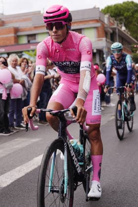 Portugal™s Afonso Oliveira Eulalio of Bahrain Victorious pink jersey during Stage 7 of the Giro d™Italia from Formia to Blockhaus, Italy. Friday May 15, 2026.  Copyright: xMassimoxPaolonex xLaPressex
