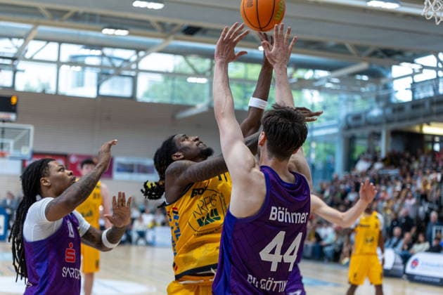Jordan Sears BG Goettingen, 03 Tyrel Maurice Morgan Bozic Estriche Knights Kirchheim, 11 Julius Boehmer BG Goettingen, 44 GER, Bozic Estriche Knights Kirchheim vs BG Goettingen, BARMER 2 Basketball Bundesliga, Playoffs Game 4, Season 2025 2026, 14 05 2026 GER, Bozic Estriche Knights Kirchheim vs BG Goettingen, BARMER 2 Basketball Bundesliga, Playoffs Game 4, Season 2025 2026, 14 05 2026 Goeppingen Copyright: xEibner-Pressefoto NinaxSanderx EP_NSR