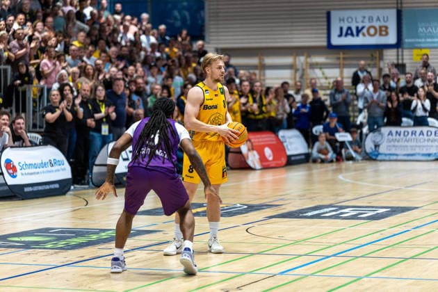 Jordan Sears BG Goettingen, 03 Lucas Mayer Bozic Estriche Knights Kirchheim, 08 GER, Bozic Estriche Knights Kirchheim vs BG Goettingen, BARMER 2 Basketball Bundesliga, Playoffs Game 4, Season 2025 2026, 14 05 2026 GER, Bozic Estriche Knights Kirchheim vs BG Goettingen, BARMER 2 Basketball Bundesliga, Playoffs Game 4, Season 2025 2026, 14 05 2026 Goeppingen Copyright: xEibner-Pressefoto NinaxSanderx EP_NSR