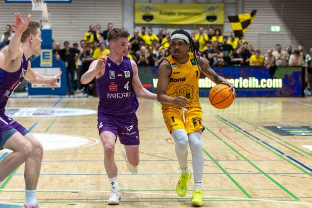 Daniel Kirchner BG Goettingen, 04 Phillip Montreal Russell Bozic Estriche Knights Kirchheim, 01 GER, Bozic Estriche Knights Kirchheim vs BG Goettingen, BARMER 2 Basketball Bundesliga, Playoffs Game 4, Season 2025 2026, 14 05 2026 GER, Bozic Estriche Knights Kirchheim vs BG Goettingen, BARMER 2 Basketball Bundesliga, Playoffs Game 4, Season 2025 2026, 14 05 2026 Goeppingen Copyright: xEibner-Pressefoto NinaxSanderx EP_NSR