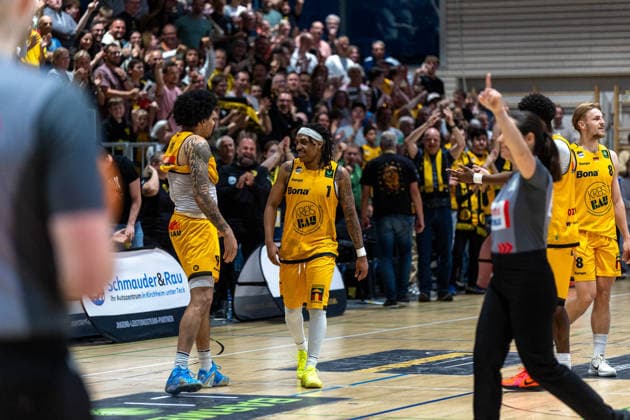 Tylan James Pope Bozic Estriche Knights Kirchheim, 09 Phillip Montreal Russell Bozic Estriche Knights Kirchheim, 01 GER, Bozic Estriche Knights Kirchheim vs BG Goettingen, BARMER 2 Basketball Bundesliga, Playoffs Game 4, Season 2025 2026, 14 05 2026 GER, Bozic Estriche Knights Kirchheim vs BG Goettingen, BARMER 2 Basketball Bundesliga, Playoffs Game 4, Season 2025 2026, 14 05 2026 Goeppingen Copyright: xEibner-Pressefoto NinaxSanderx EP_NSR