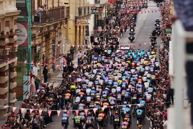 Riders at the start during Stage 7 of the Giro d™Italia from Formia to Blockhaus, Italy. Friday May 15, 2026.  Copyright: xMassimoxPaolonex xLaPressex