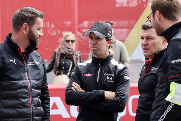 Antonio Felix da Costa POR Jaguar surrounded by Porsche team members in the pit lane, FIA Formula E World Championship Season 12, Monaco E Prix, MonteCarlo, MC, 15 05 2026,