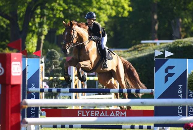 15 05 2026, xcex, GER, Hamburg, Jenischpark, Derby Park Klein Flottbek, AL SHIRA AA German Jumping and Dressage Derby Hamburg, CWD Amateur Tour CSIAm, Delani Diekmeier GER with Delvaro Deluxe