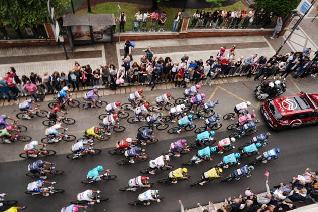 The riders at the start during Stage 7 of the Giro d™Italia from Formia to Blockhaus, Italy. Friday May 15, 2026.  Copyright: xMassimoxPaolonex xLaPressex