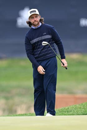 NEWTON SQUARE, PA - MAY 14: Tommy Fleetwood of England lines up his shot during round one of the 2026 PGA, Golf Herren Championship on May 14th, 2026 at Aronimink Golf Club in Newtown Square, PA.(Photo by Terence Lewis Icon Sportswire) GOLF: MAY 14 PGA PGA Championship EDITORIAL USE ONLY Icon260514151