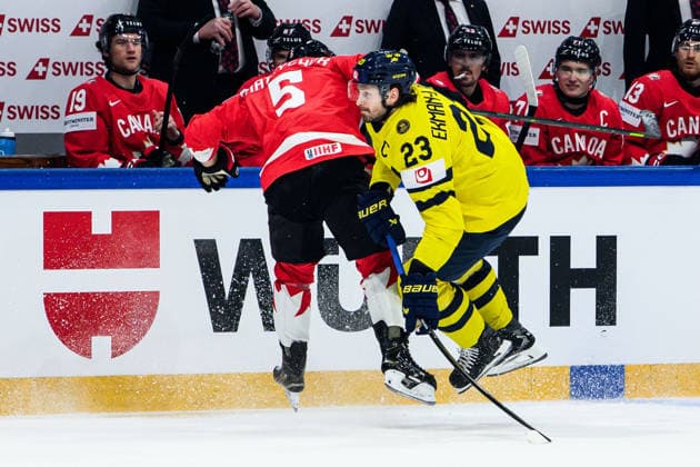 260515 Denton Mateychuk of Canada and Theodor Niederbach of Sweden during the 2026 IIHF Ice Hockey World Championship match between Canada and Sweden on May 15, 2026 in Fribourg Photo Jesper Zerman BILDBYRAN kod JZ JZ0714 ishockey ice hockey ishockey vm 2026 vm 2026 iihf world championship kanada canada sverige sweden bbeng  Copyright: JESPERxZERMAN BB260515BB166