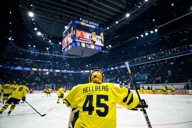 260515 Goaltender Magnus Hellberg of Sweden ahead of the 2026 IIHF Ice Hockey World Championship match between Canada and Sweden on May 15, 2026 in Fribourg Photo Jesper Zerman BILDBYRAN kod JZ JZ0714 ishockey ice hockey ishockey vm 2026 vm 2026 iihf world championship kanada canada sverige sweden bbeng  Copyright: JESPERxZERMAN BB260515JZ006