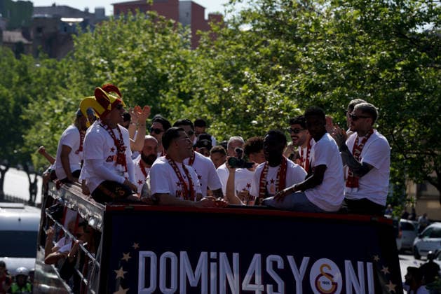 May 15, 2026, Beyoglu, Istanbul, Turkey: Galatasaray players on the bus parade as they celebrate winning Super Lig in Istanbul on May 15, 2026. Galatasaray Trophy Ceremony  - ZUMAu194 20260515_zip_u194_008 Copyright: xTolgaxUluturkx