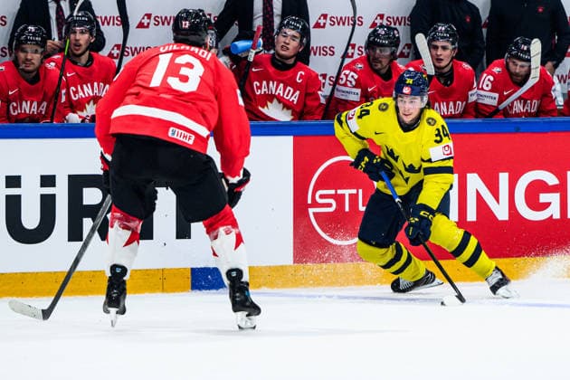 260515 Gabriel Vilardi of Canada and Albert Johansson of Sweden during the 2026 IIHF Ice Hockey World Championship match between Canada and Sweden on May 15, 2026 in Fribourg Photo Jesper Zerman BILDBYRAN kod JZ JZ0714 ishockey ice hockey ishockey vm 2026 vm 2026 iihf world championship kanada canada sverige sweden bbeng  Copyright: JESPERxZERMAN BB260515BB204