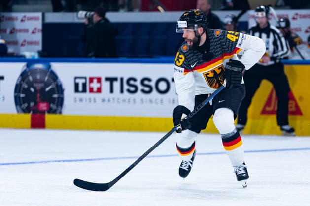 ZURICH, SWITZERLAND - MAY 15: Andreas Eder (Germany, 43) during build-up play during the Preliminary Round - Group A Match 1 between Finland and Germany at the IIHF Ice hockey, Eishockey World Championship, WM, Weltmeisterschaft 2026, Swiss Life Arena on May 15, 2026 in Zurich, Switzerland. Zurich Switzerland Copyright: xTimoxSteinx