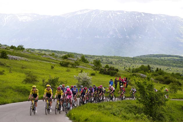 The pack rides during Stage 7 of the Giro d™Italia from Formia to Blockhaus, Italy. Friday May 15, 2026.  Copyright: xFabioxFerrarix xLaPressex