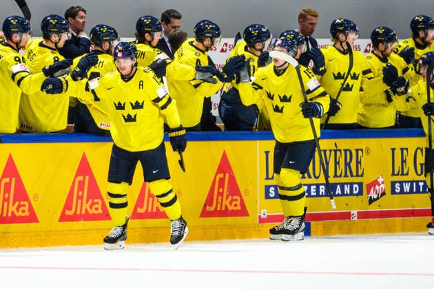 260515 Lucas Raymond of Sweden celebrates scoring 2 2 during the 2026 IIHF Ice Hockey World Championship match between Canada and Sweden on May 15, 2026 in Fribourg Photo Jesper Zerman BILDBYRAN kod JZ JZ0714 ishockey ice hockey ishockey vm 2026 vm 2026 iihf world championship kanada canada sverige sweden bbeng bbauto jubel  Copyright: JESPERxZERMAN BB260515JZ026