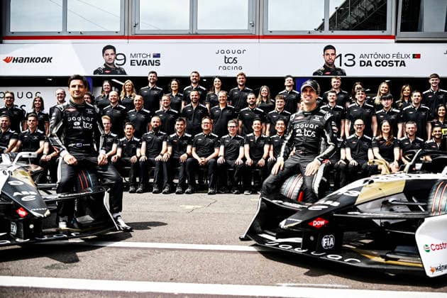 Monaco E-Prix - Previews Driver Antonio Felix Da Costa and driver Mitch Evans of the Jaguar TCS Racing team with their Jaguar I-Type 7 cars in the pit lane during the ABB FIA Formula E World Championship, WM, Weltmeisterschaft Monaco E-Prix 2026 in Monte Carlo, Monaco, on May 15, 2026. Monte Carlo Monaco  Copyright: xLucaxBarsalix originalFilename:barsali-notitle260515_npM4K.jpg