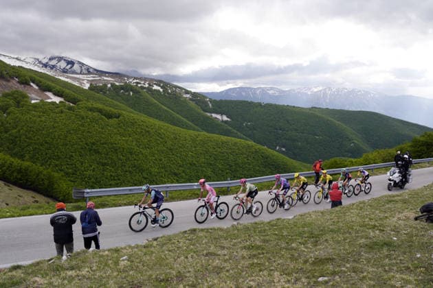 The pack rides during Stage 7 of the Giro d™Italia from Formia to Blockhaus, Italy. Friday May 15, 2026.  Copyright: xFabioxFerrarix xLaPressex