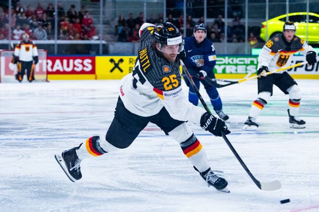 ZURICH, SWITZERLAND - MAY 15: Leon Huettl (Germany, 25) during build-up play during the Preliminary Round - Group A Match 1 between Finland and Germany at the IIHF Ice hockey, Eishockey World Championship, WM, Weltmeisterschaft 2026, Swiss Life Arena on May 15, 2026 in Zurich, Switzerland. Zurich Switzerland Copyright: xTimoxSteinx